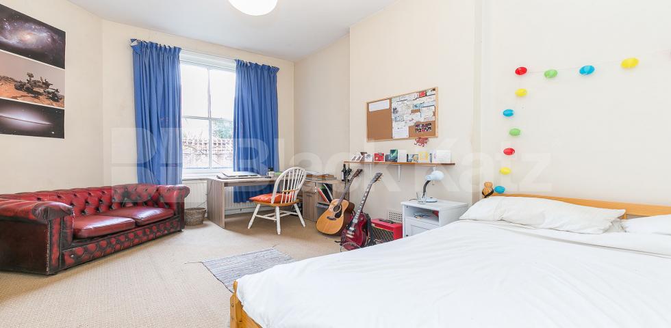 			NEW INSTRUCTION!, 3 Bedroom, 1 bath, 1 reception Flat			 Linden Mansions, Hornsey Lane, Highgate